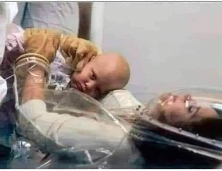 Covid affected Italin Mother Embraces her Child as her Last Wish