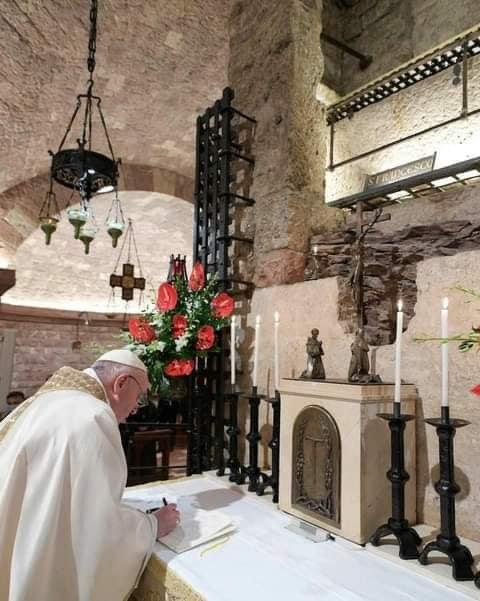 Pope Signs the New Apostolic Letter