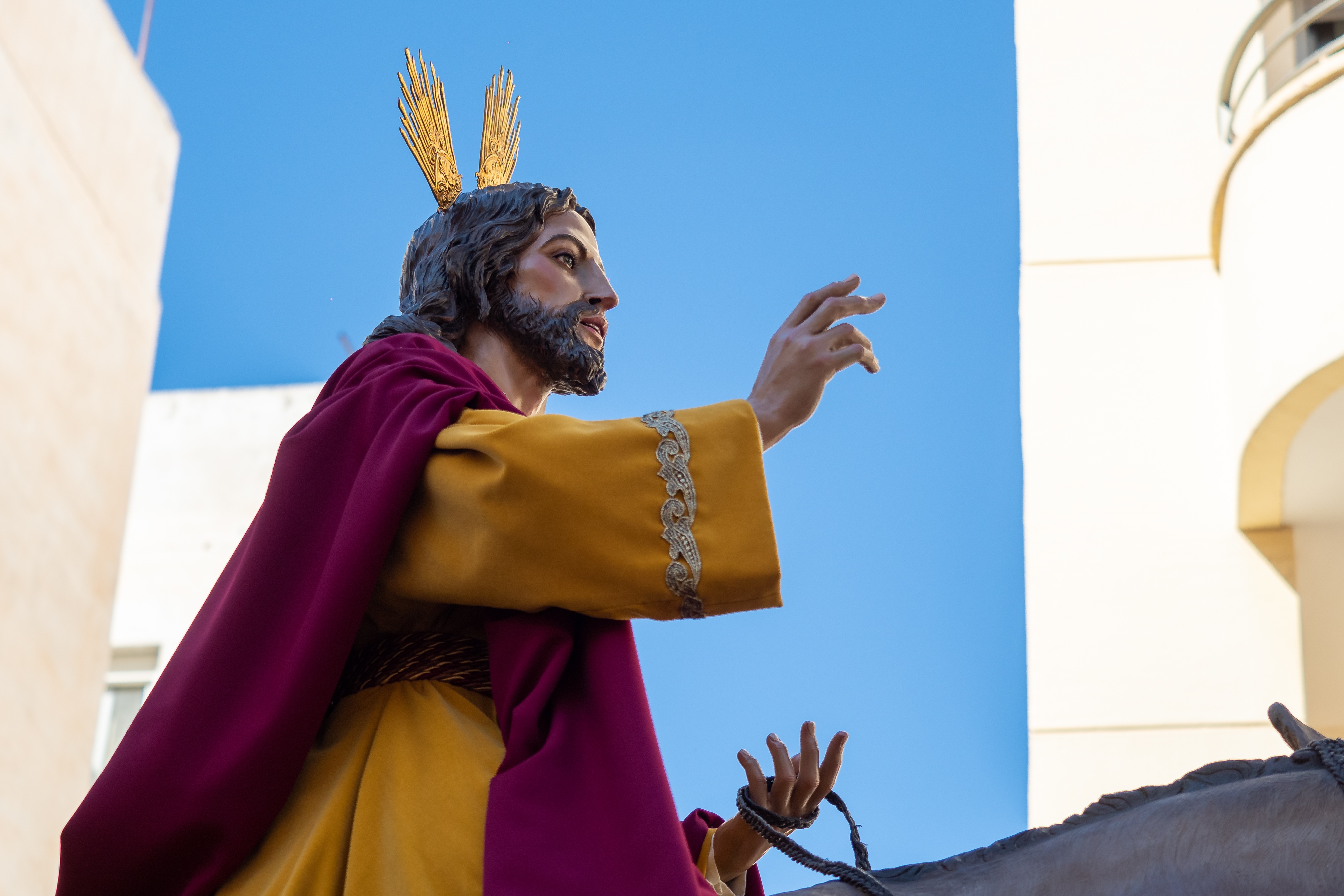 Palm Sunday, Jesus Blessing the People – Statue – HD Image / Wallpaper