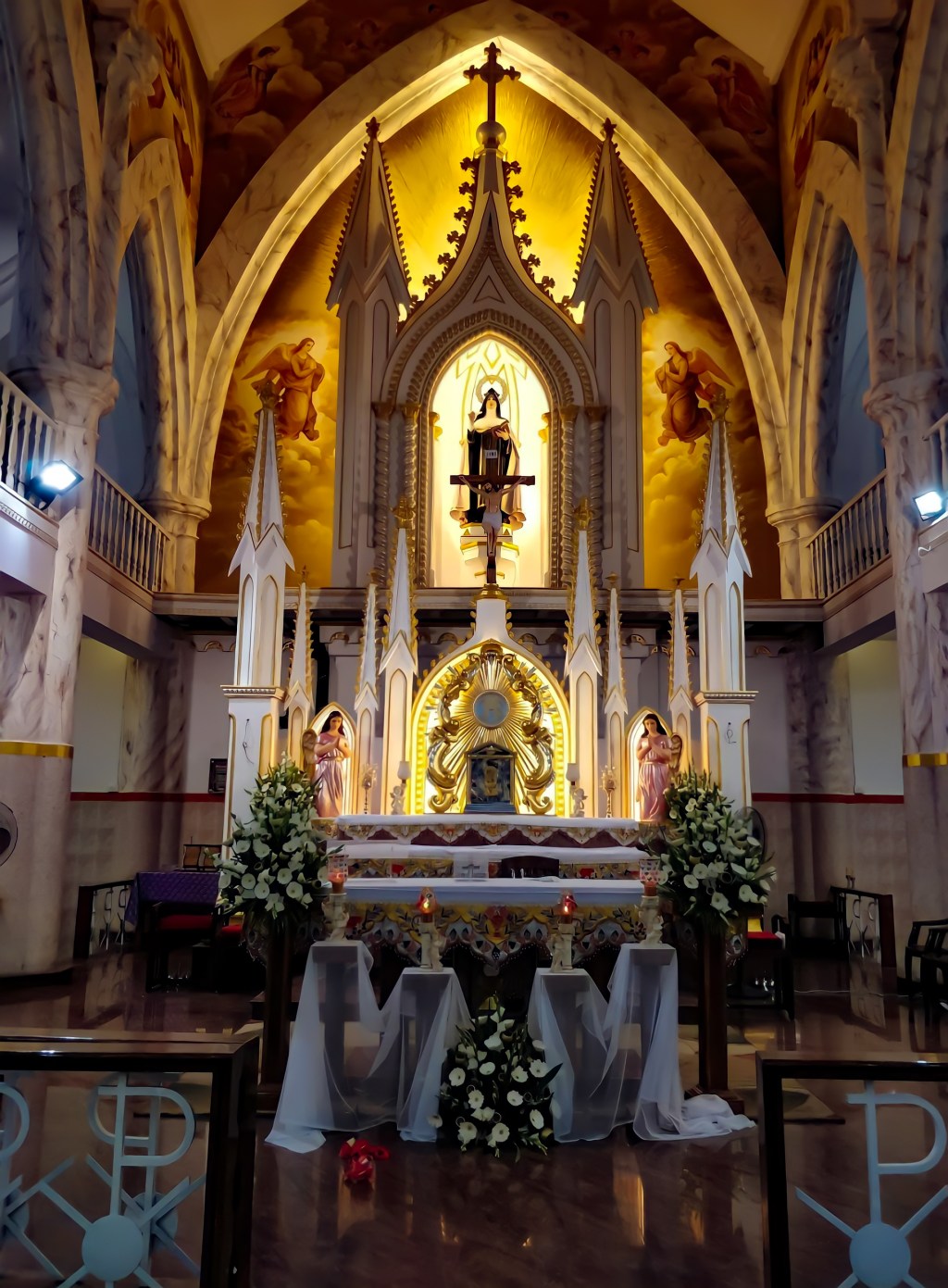 ഓക്സിജൻ സഞ്ചിയുമായി വിശുദ്ധ&nbsp;കുർബാനയ്ക്ക്