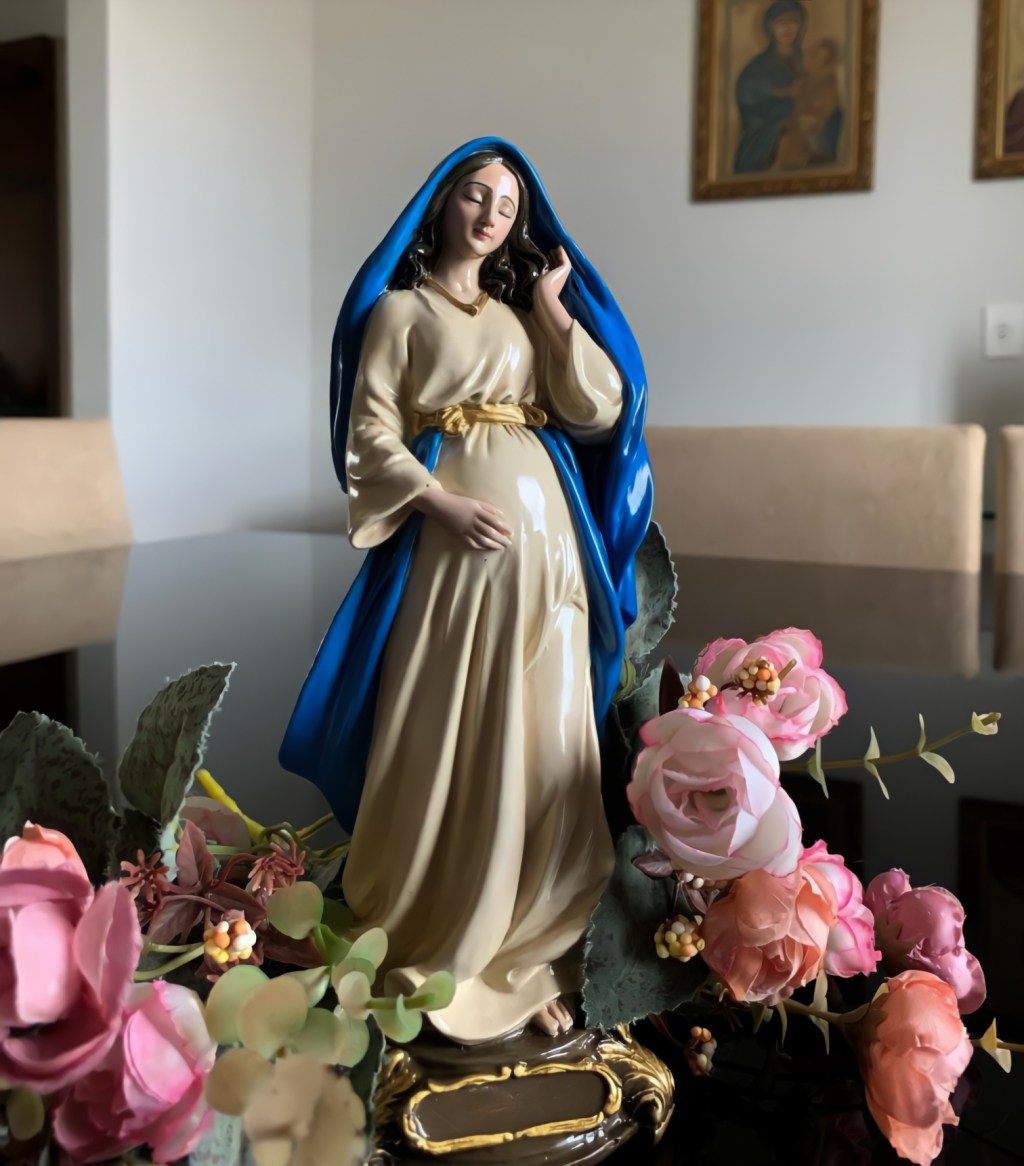 Virgin Mary Statue HD