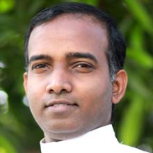 റെജിനച്ചന് സ്വര്‍ഗ്ഗം അള്‍ത്താരയൊരുക്കുമ്പോള്‍…