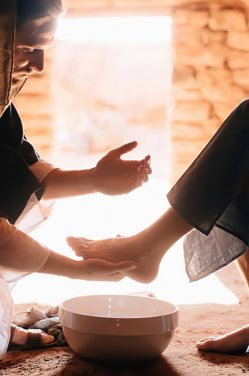 Washing of the Feet HD | Jesus Washing the feet of the Disciple