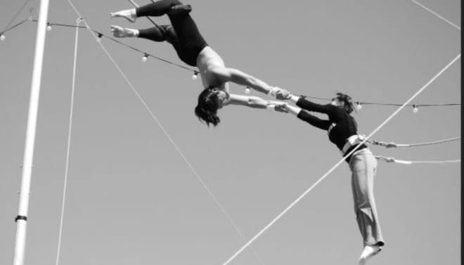 കൈകൾ അവനിലേക്ക് നീട്ടുക മാത്രം&nbsp;ചെയ്യുക