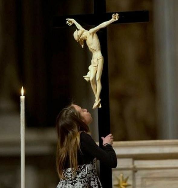 𝗟𝗢𝗢𝗞 𝗔𝗧 𝗧𝗛𝗘&nbsp;𝗖𝗥𝗨𝗖𝗜𝗙𝗜𝗫