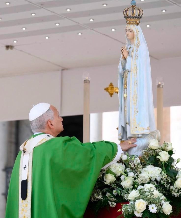 Do Catholics worship or Praise the Mother&nbsp;Mary?