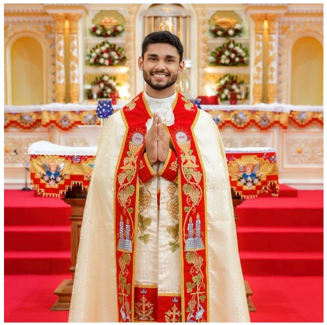 ഊറാറ (Stole) സൂനാറയുടെ പുറത്തിടുന്നത് ശരിയോ&nbsp;തെറ്റോ?